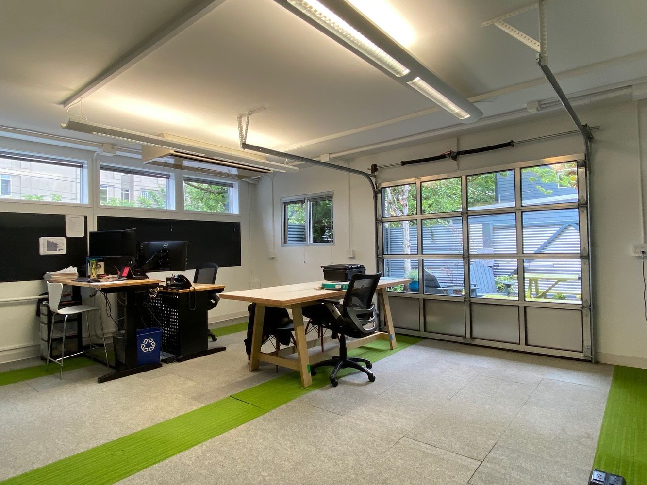 Lotus Building: 921 Aurora Ave N, Seattle, WA 98109